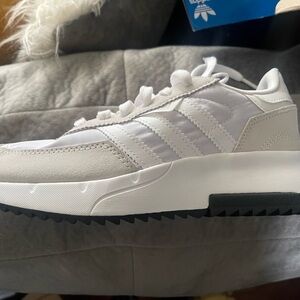 Adidas Retropy F2 J Sneakers - White and Black